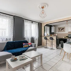 bel-appartement-spacieux-et-confortable-en-centre-ville.hotels-rhonealpes.com/